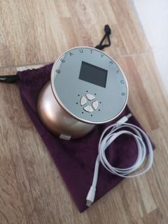 (Category: ) located in . Submitted by decluttersis (Listing ID 1235221142, Image 1). Description: .