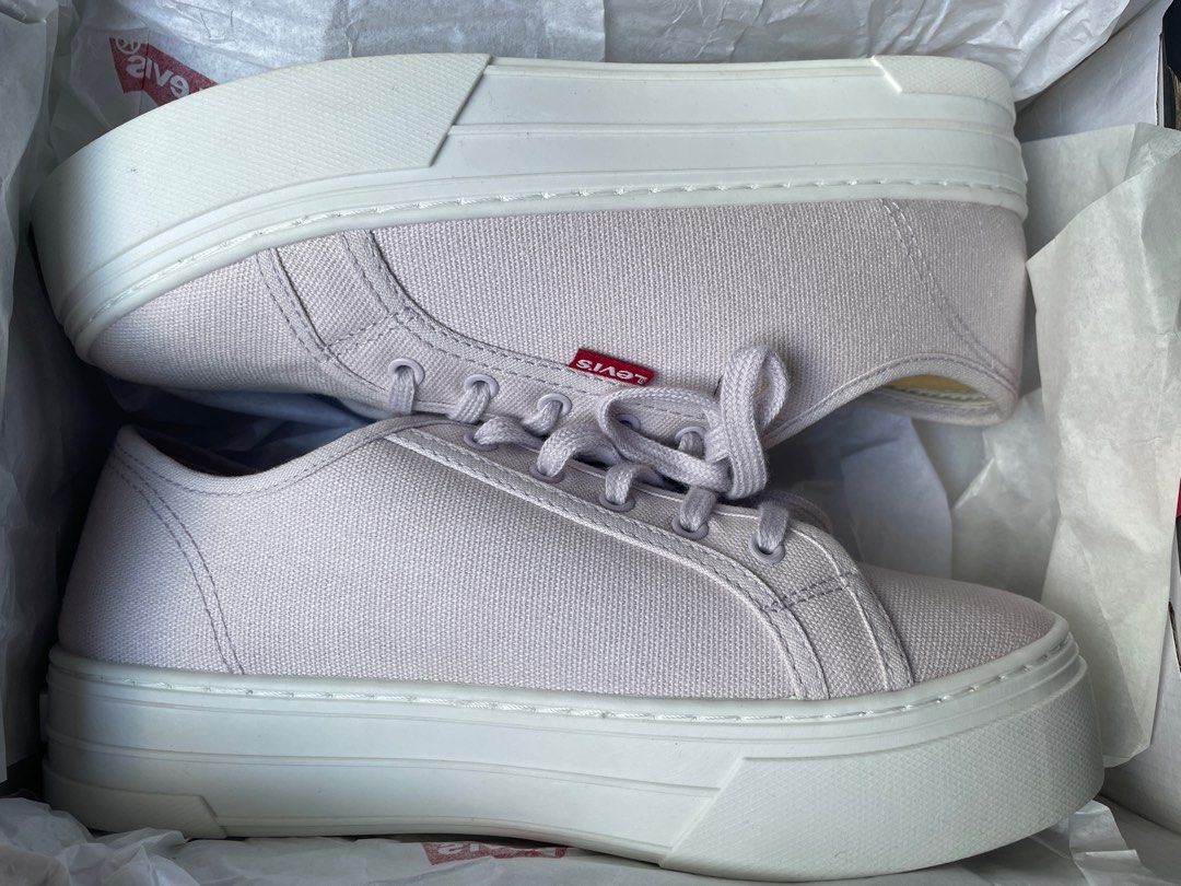 BNIB Levi s Logo Platform Canvas Shoe in Lilac