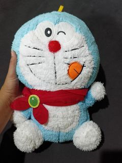 Boneka Doraemon