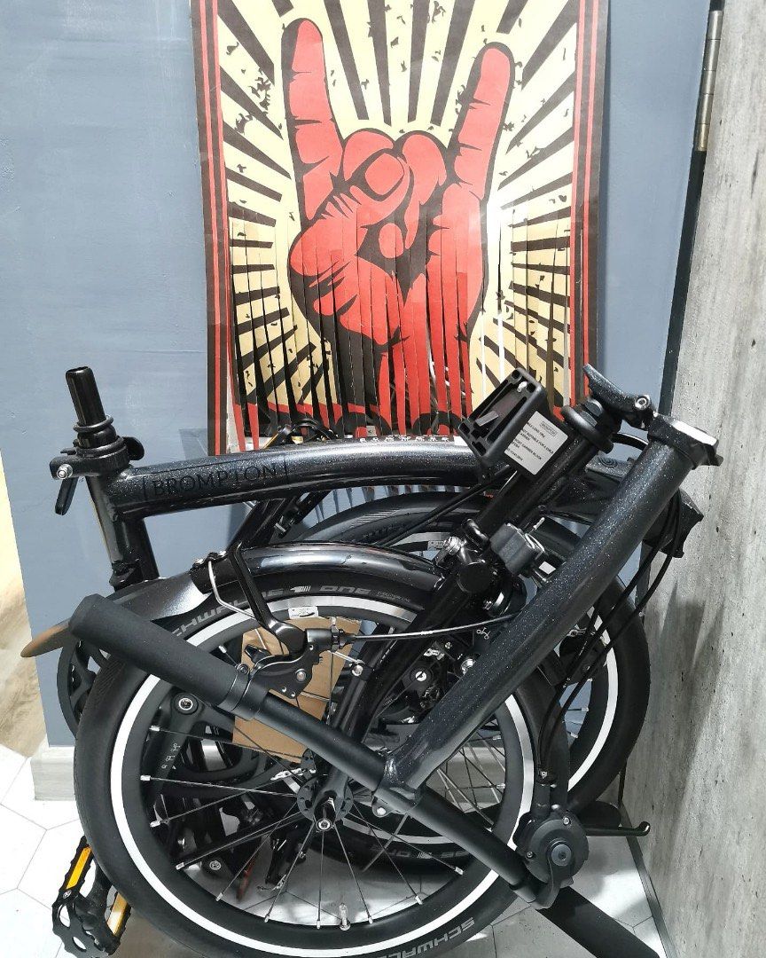 Brompton P Line S4L Midnight Black Almost New, Sports Equipment, Bicycles &  Parts, Bicycles on Carousell