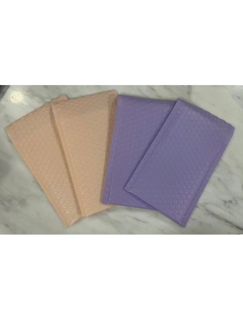 Bubble Polymailer (Category: Craft Supplies & Tools) located in Singapore. Submitted by hkitty.20d2mlal (Listing ID 1235283115, Image 1). Description: 10 for $2.50 Mix and match is available (cream and Lilac) Dimension : 13 x 18+4 cm Tracked Mailing : $2.50 Meetup only at the place listed. Pm if int Thank you ^^.