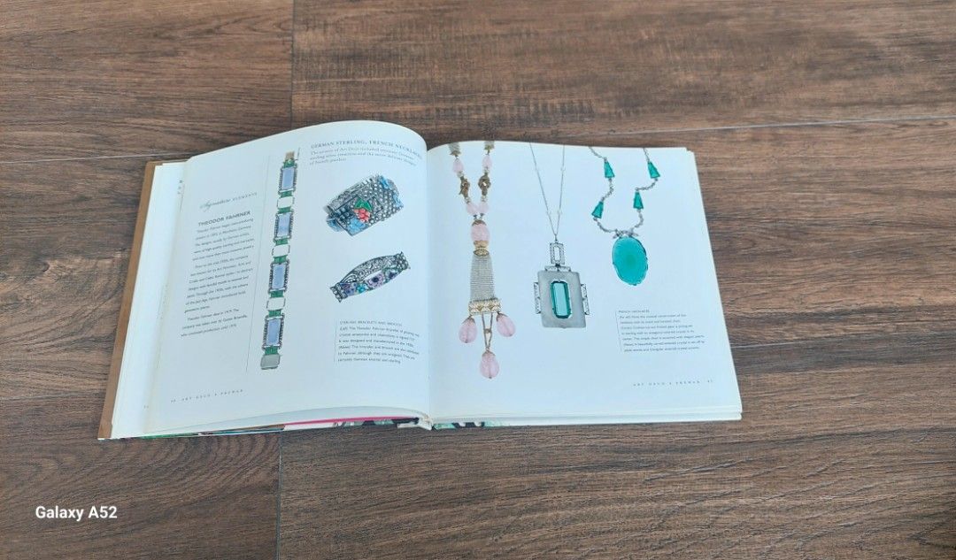 BUKU IMPORT VINTAGE COSTUME JEWELLERY BOOK CAROLE TANENBAUM, Buku