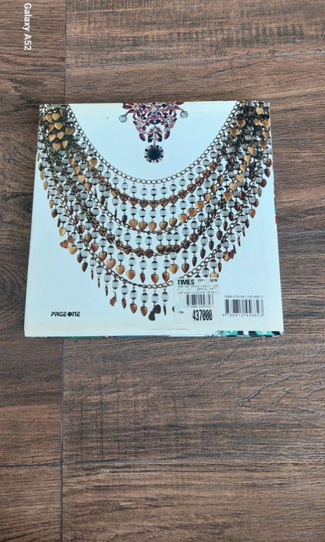 BUKU IMPORT VINTAGE COSTUME JEWELLERY BOOK CAROLE TANENBAUM, Buku