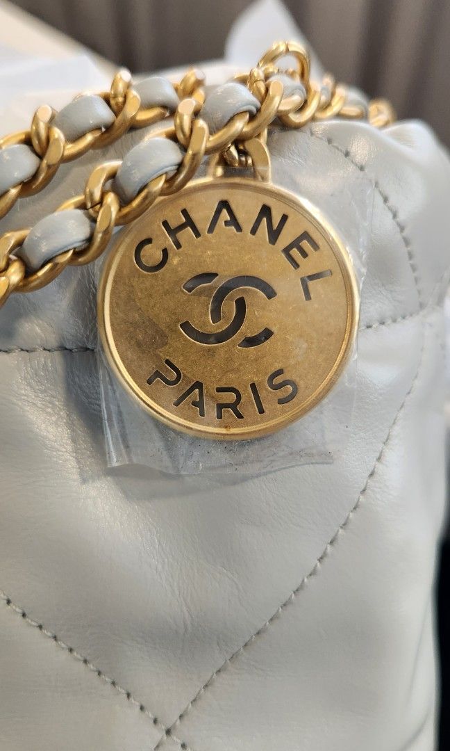 Chanel 22 Bag Small light grey with sliver 灰銀22B, 名牌, 手袋及銀包- Carousell