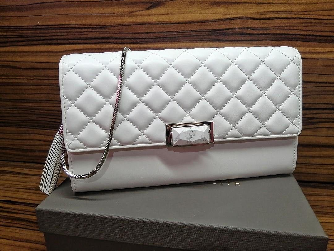 Quilted clutch outlet