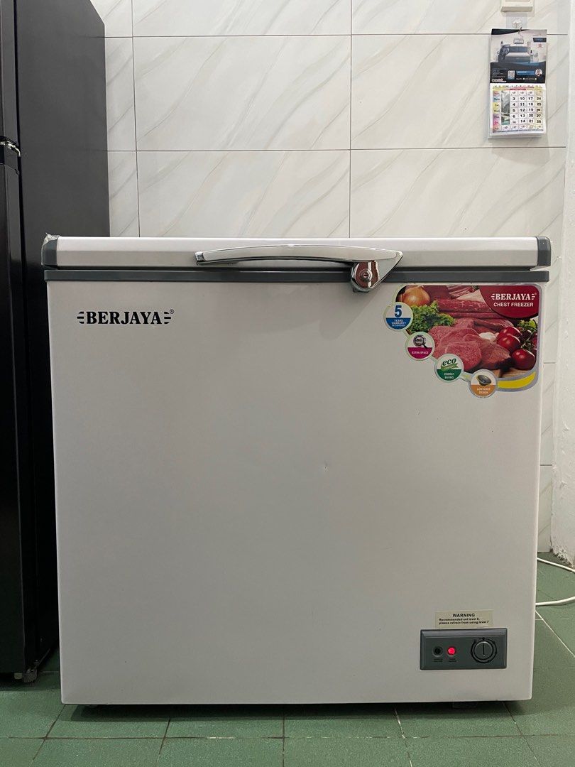 Chest freezer 230litre BERJAYA PREMIUM, Food & Drinks, Chilled & Frozen