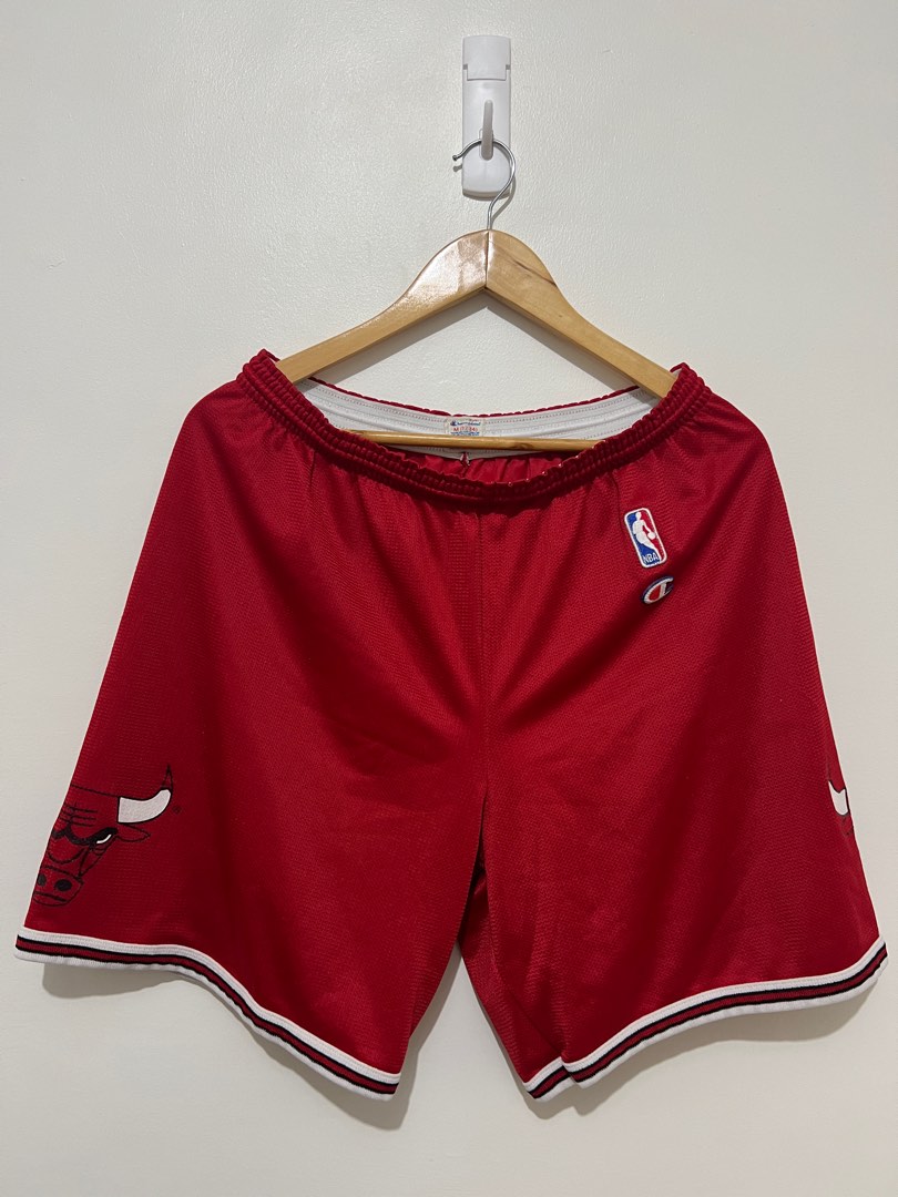 Vintage Champion Chicago Bulls Shorts, Men's Fashion, Bottoms, Shorts on  Carousell