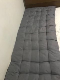 COMFY MATTRESS TOPPER 😴✨ (Barely Used)