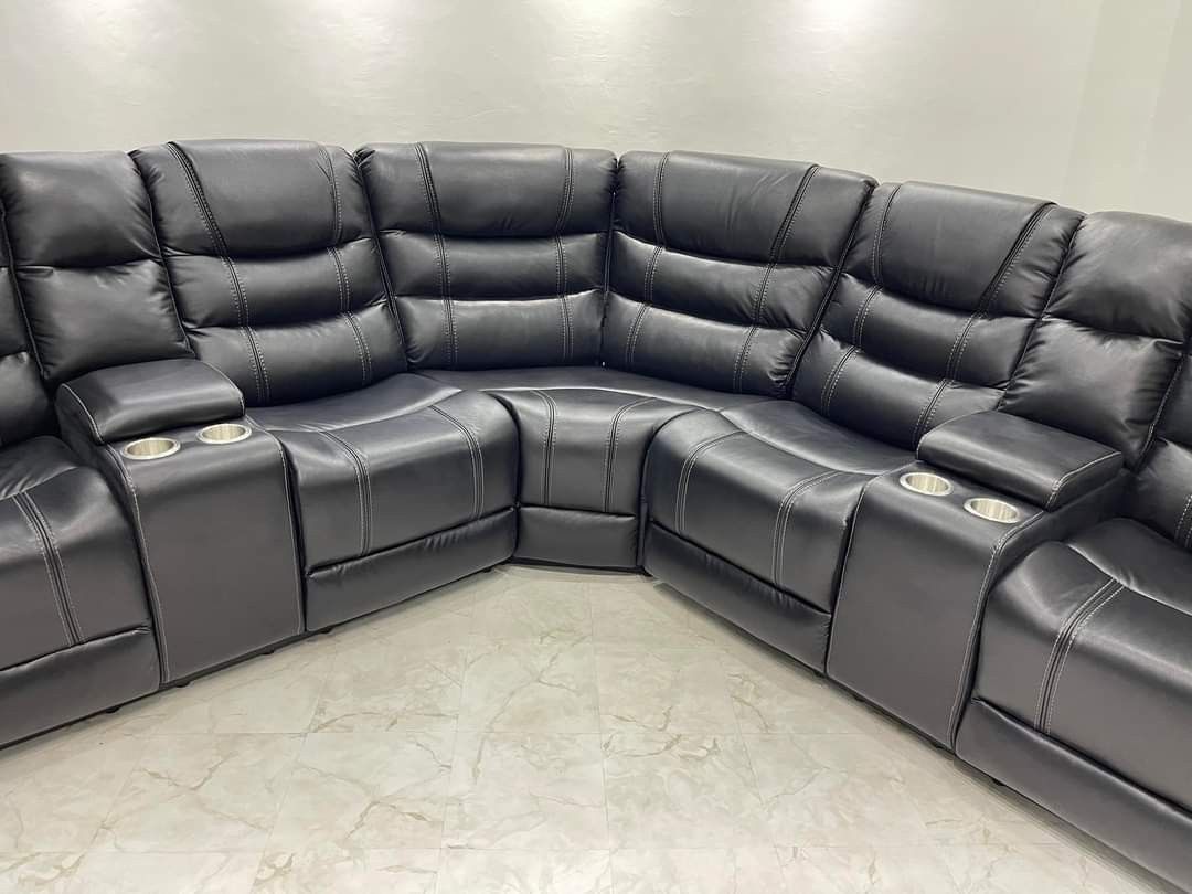 Corner recliner sofa set on Carousell