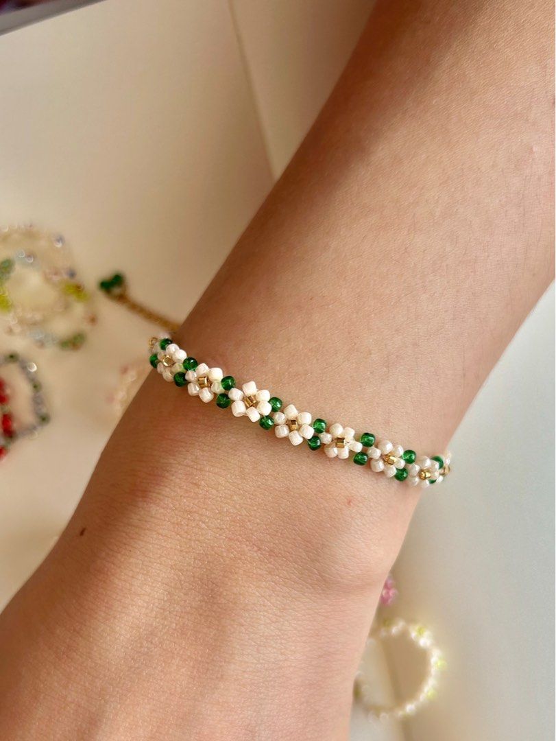 Cream Daisy Bracelet Women s Fashion Jewelry Organisers