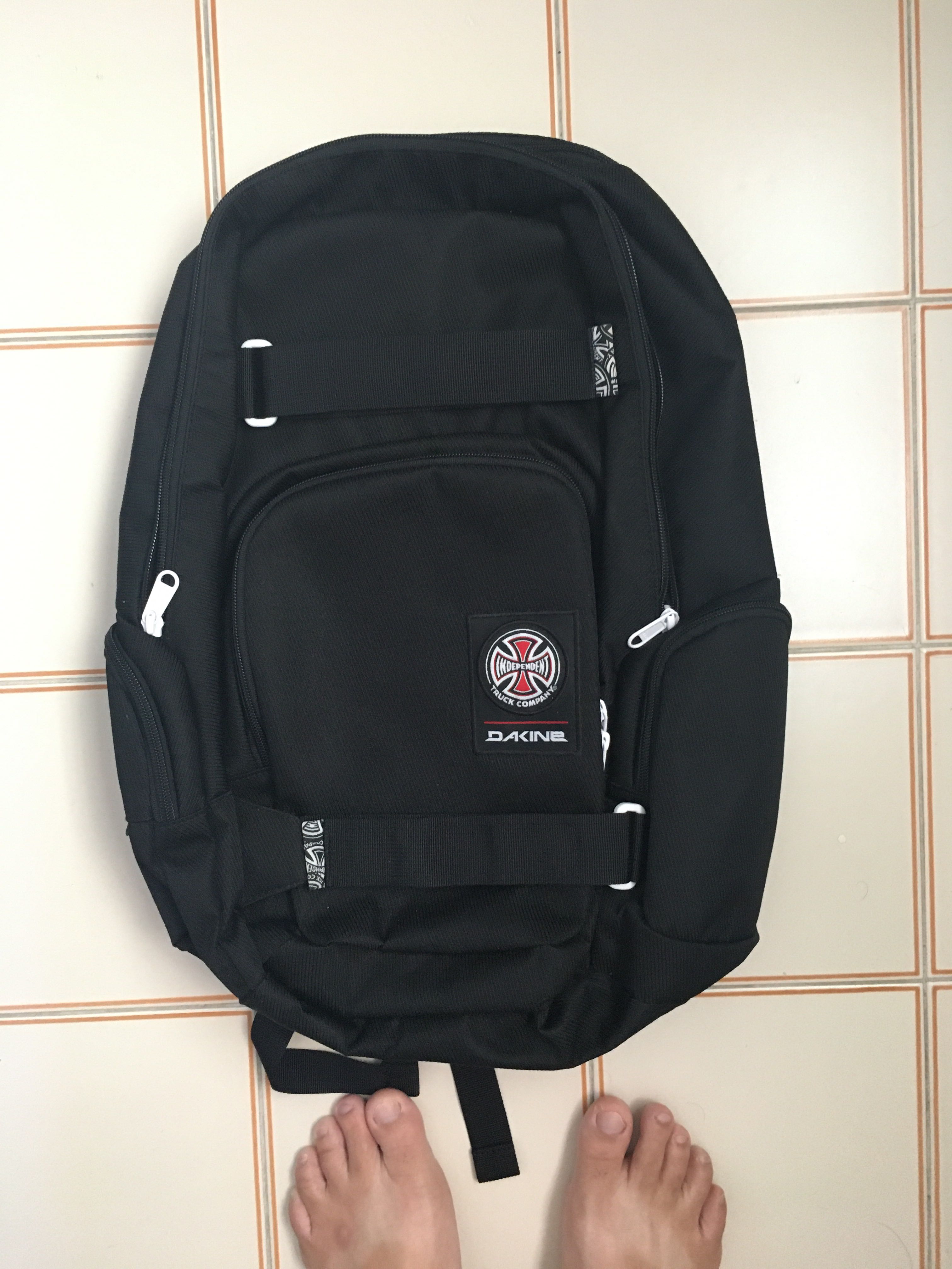 Dakine independent best sale backpack