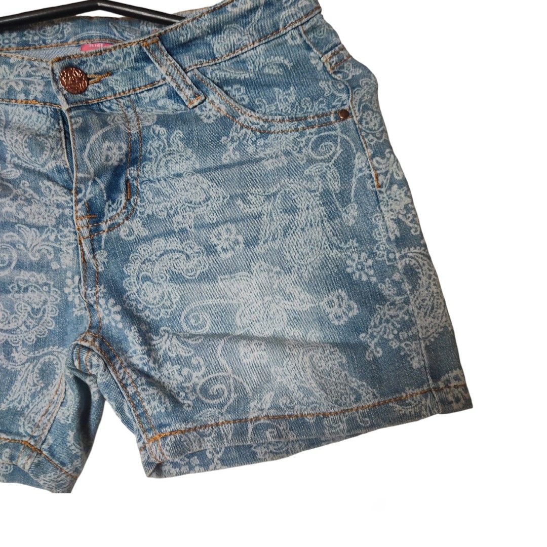Floral Pekpek Shorts on Carousell