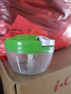 Free garlic manual chopper (pull release)