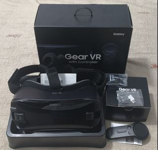 Galaxy Gear VR with Controller powered by Oculus