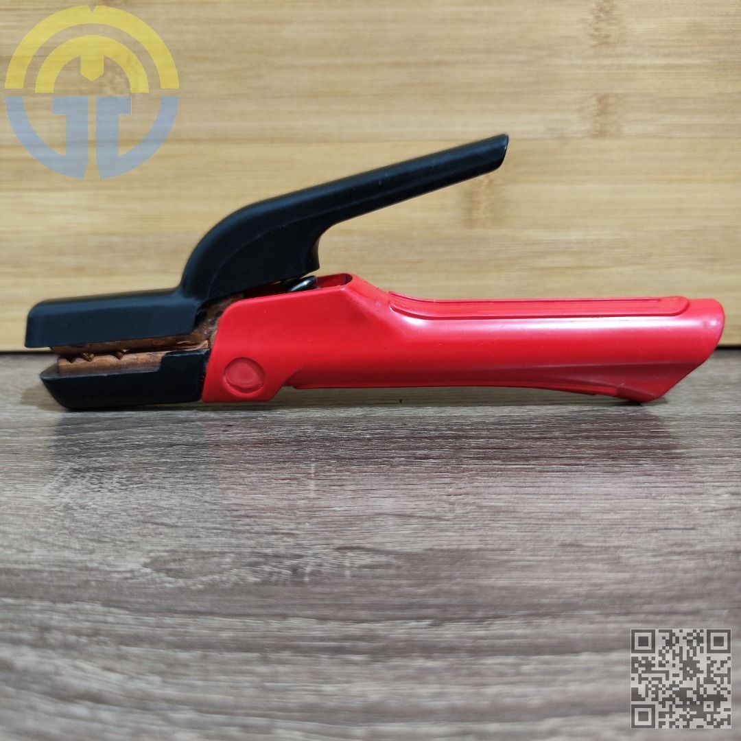 Heavy Duty Welding Electrode Holder 300A-500A (Category: Construction & Building Materials) located in Mandaluyong City. Submitted by gavz6488 (Listing ID 1235311647, Image 1). Description: Lite weight holder for more productive work and less strain on your wrist. Ideal for overhead welding. Jaw is up and down copper for 500A. This holder can last for a whole day welding works. ISO 9001, CE,CCC,SGS certified manufacturing plant to ensure high qua