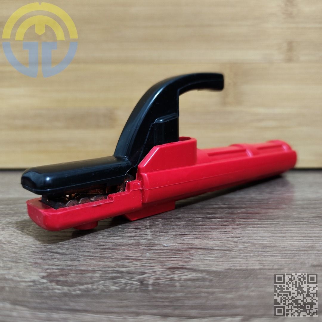 Heavy Duty Welding Electrode Holder 300A-500A (Category: Construction & Building Materials) located in Mandaluyong City. Submitted by gavz6488 (Listing ID 1235311647, Image 2). Description: Lite weight holder for more productive work and less strain on your wrist. Ideal for overhead welding. Jaw is up and down copper for 500A. This holder can last for a whole day welding works. ISO 9001, CE,CCC,SGS certified manufacturing plant to ensure high qua