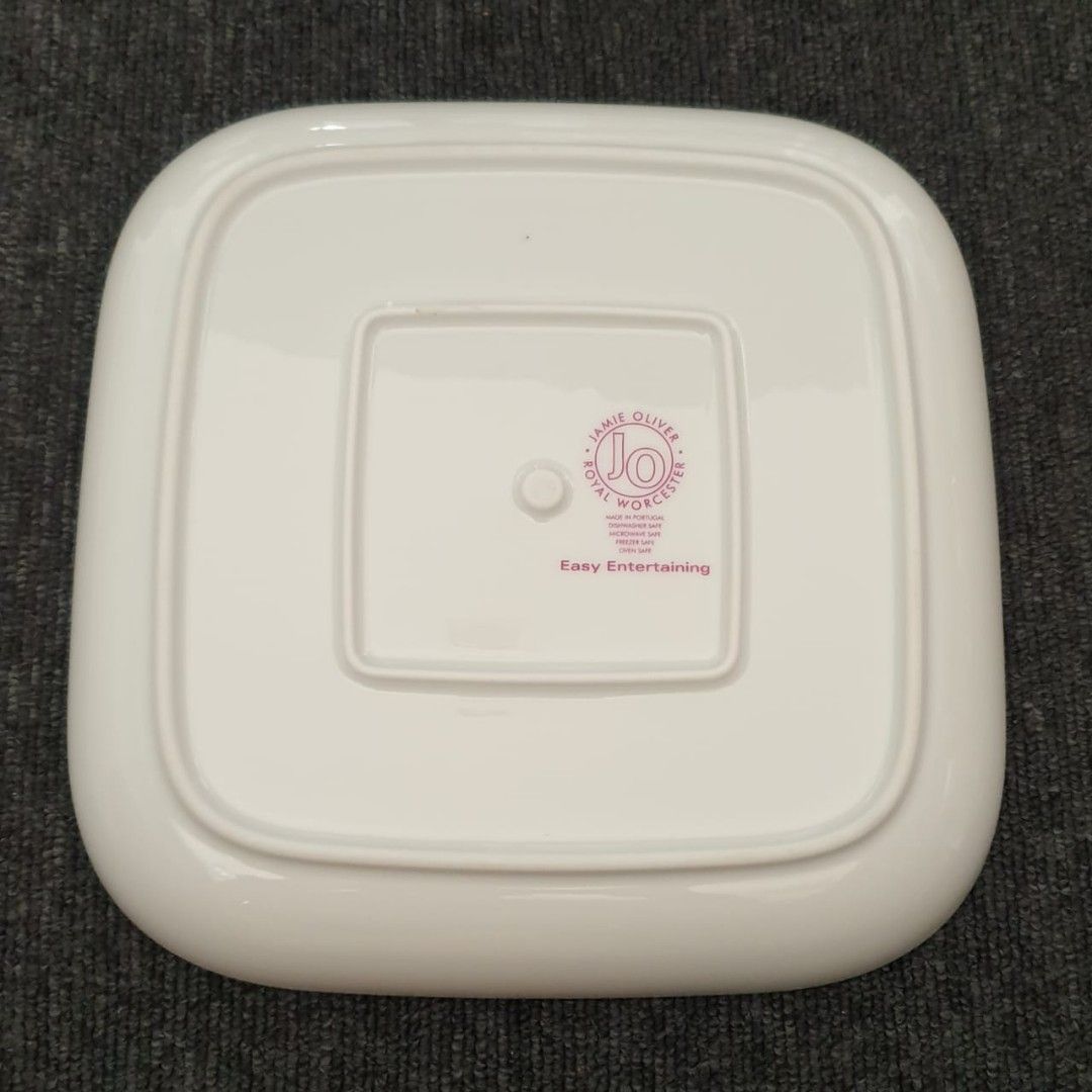 JAMIE OLIVER ROYAL WORCESTER SQUARE PLATTER/OVEN DISH, Furniture & Home