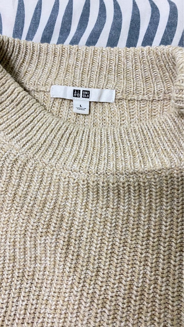 Knitwear Uniqlo, Women's Fashion, Tops, Blouses on Carousell