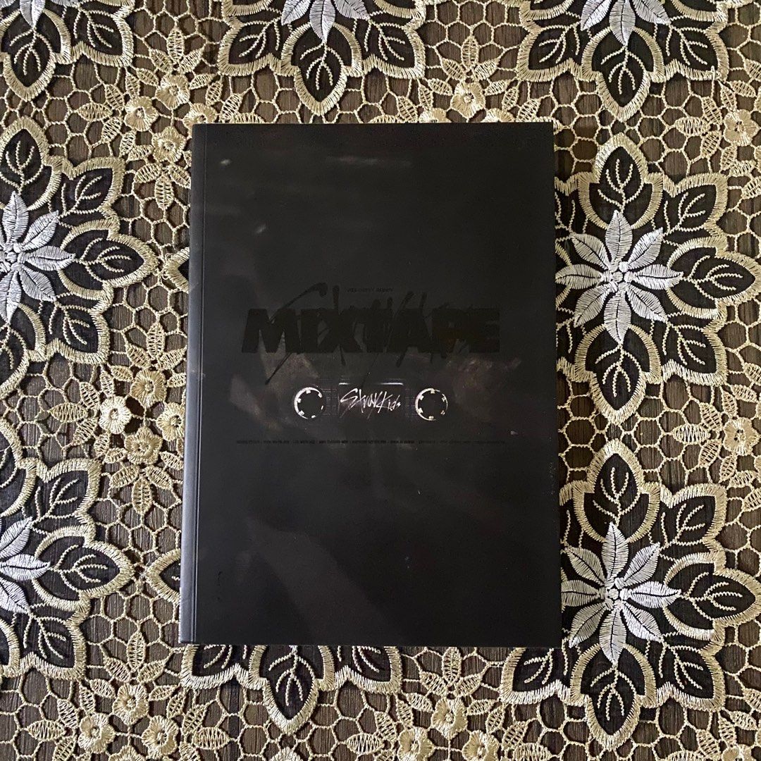 KPOP Album Clearance! (Stray Kids), Hobbies & Toys, Music & Media, CDs