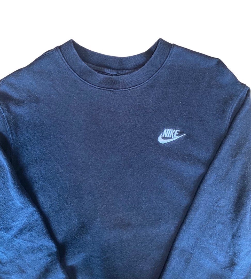 black and blue nike sweatshirt
