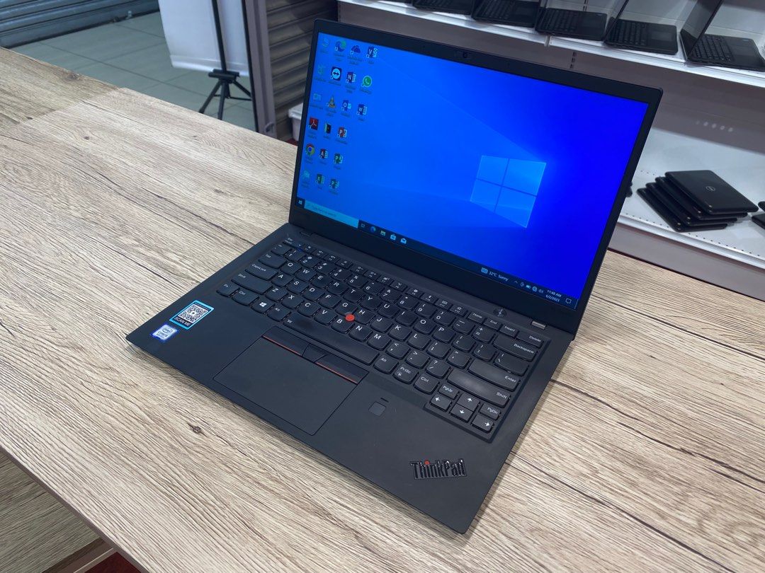 Lenovo Thinkpad X1 Carbon Gen 4 (i5) 240 GB SSD, 8GB RAM