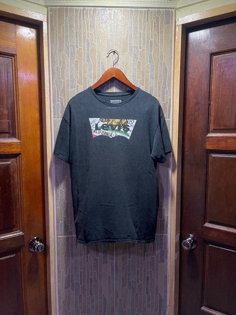 Levis discount box logo