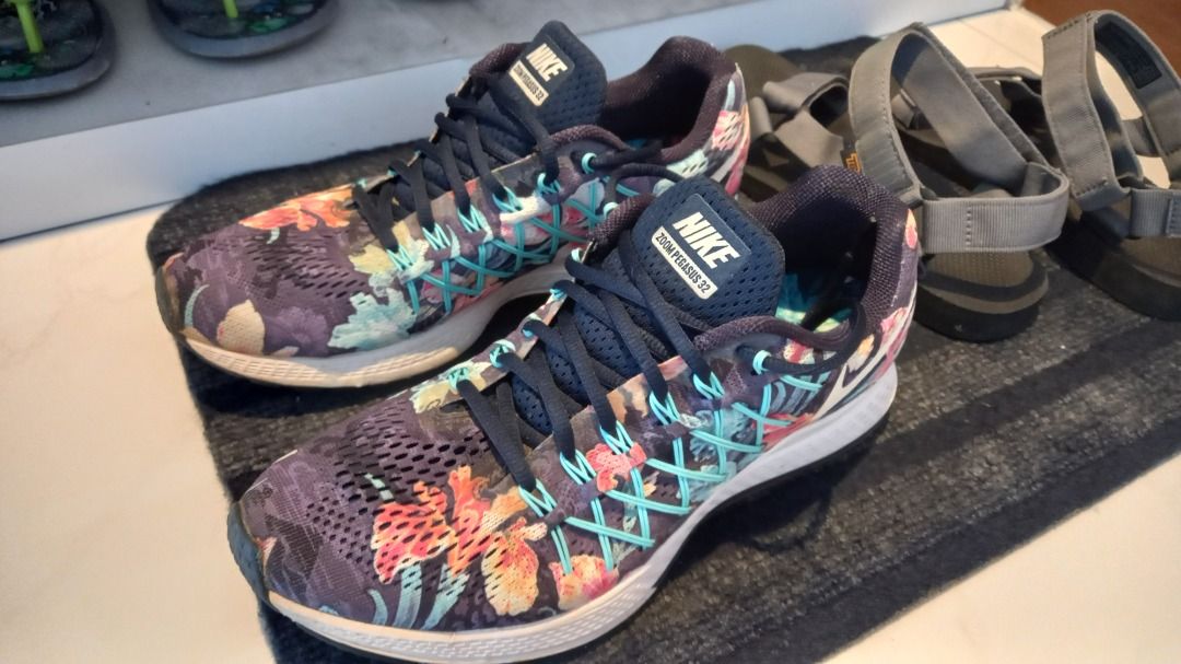 Nike running shoes limited edition deals