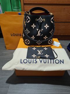 Brand New (Never Used) in box Louis Vuitton NEONOE MNG R. POUDRE (with  receipt)