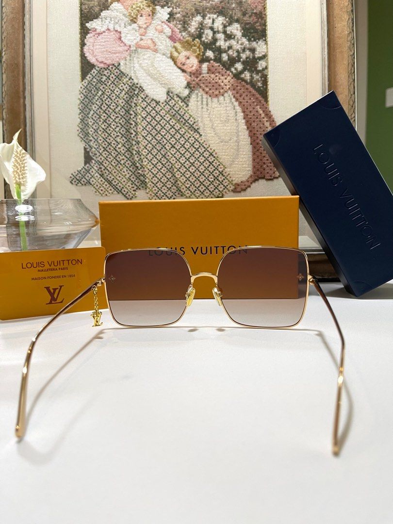 lv charm square sunglasses