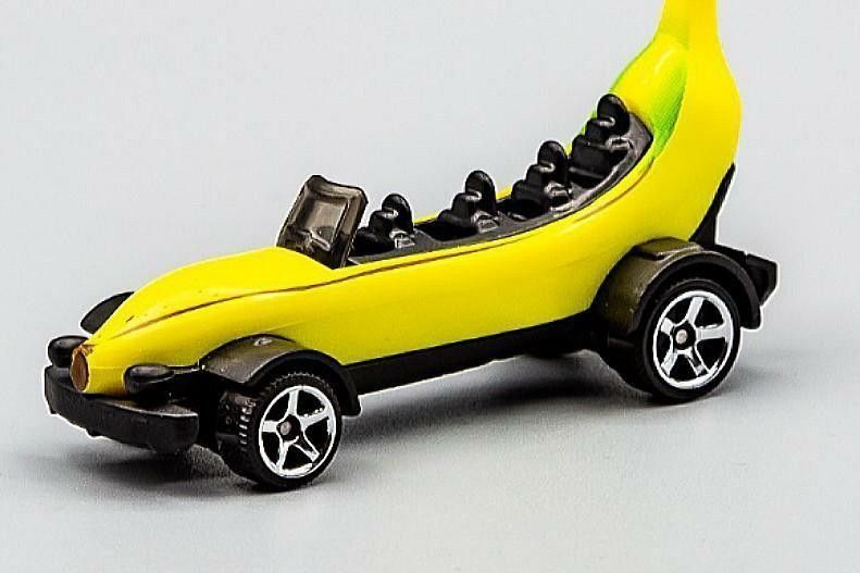 Matchbox 2020 MBX Jungle Big Banana Car Yellow Power Grab