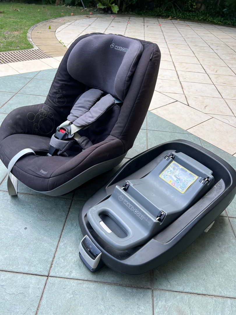 Maxicosi pearl car seat and base for isofix, Babies & Kids, Going Out