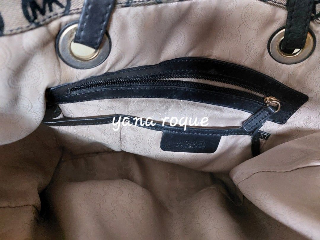 Michael Kors Jet Set Tote (Category: Luxury Bags & Wallets) located in Manila. Submitted by yanakolekzione (Listing ID 1235298784, Image 3). Description: original MK tote needs cleaning size 16x10 inches.