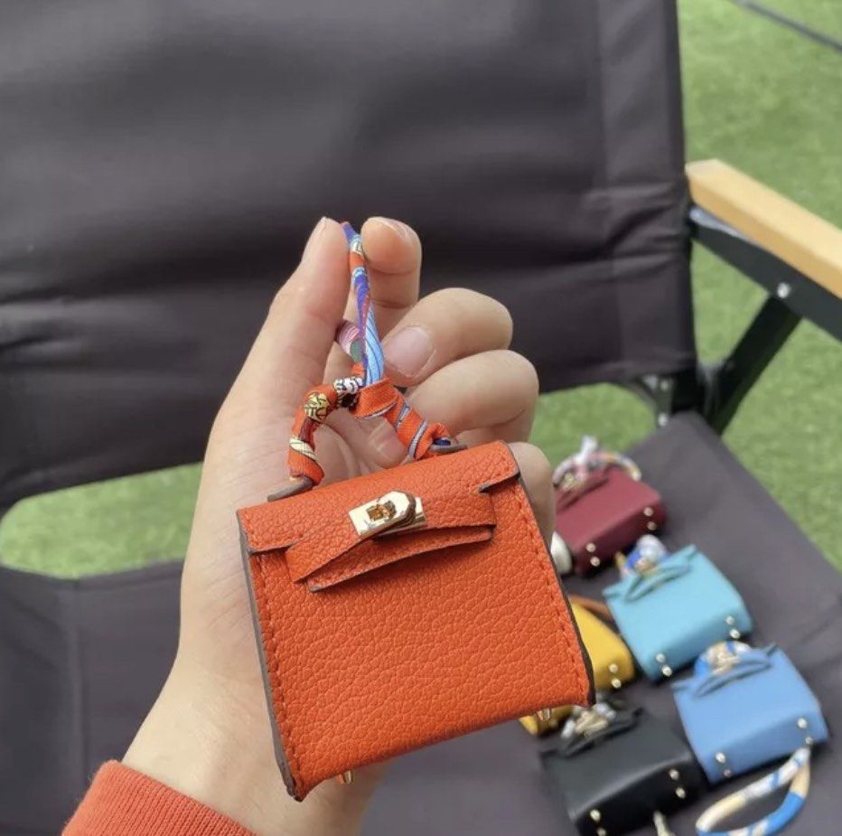 Hermes orange bag, Women's Fashion, Bags & Wallets, Purses & Pouches on  Carousell