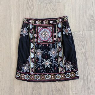 Missguided Black Floral Patterned Skirt Size 4/XXS