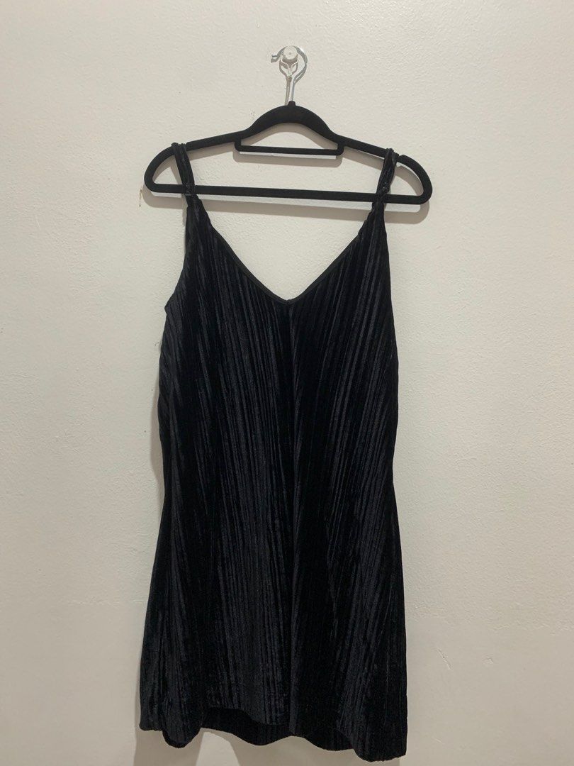 Monki 2025 velvet dress