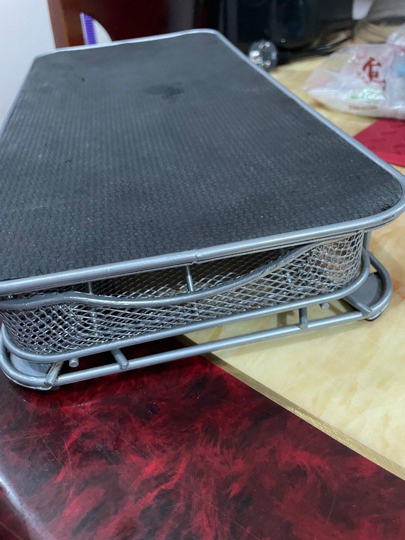 Nespresso pods holder organizer (Category: Food Organization & Storage) located in Manila. Submitted by aneajmik (Listing ID 1235265543, Image 2). Description: Non slip.. Nespresso pod holder/organizer. Fits 40 pods. Almost new. With scratches and mild dents on the rubber part, but still serve its purpose you can also put the machine on top..