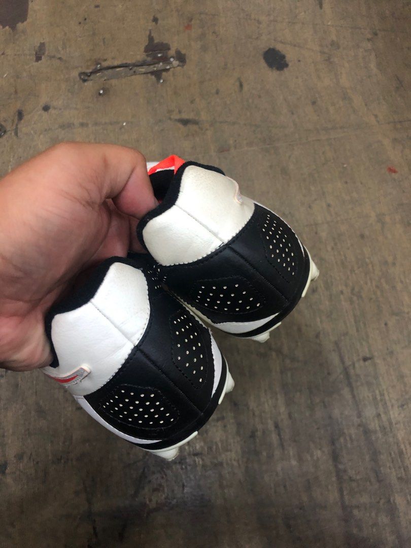 ctr soccer shoes