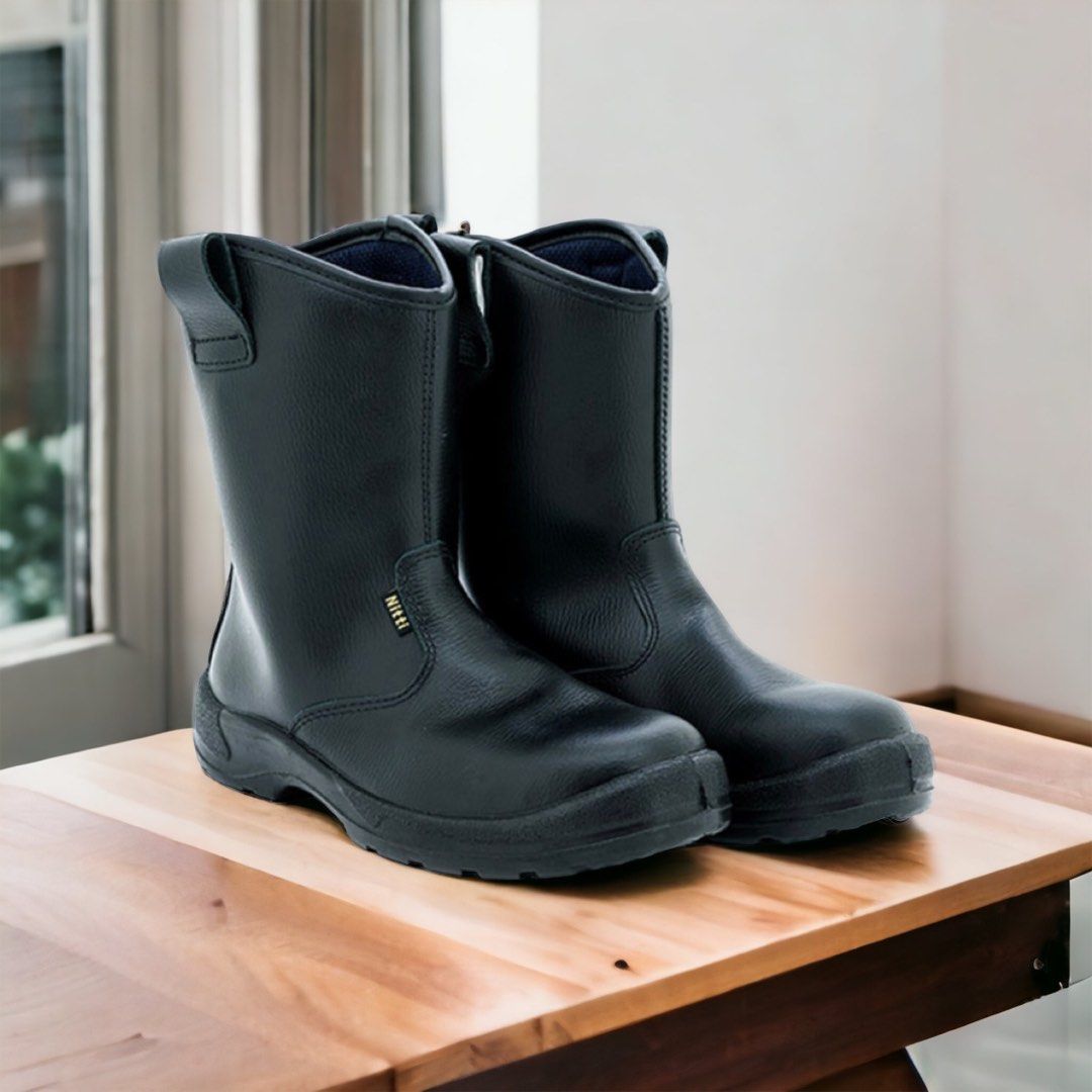 Pull on shop safety shoes