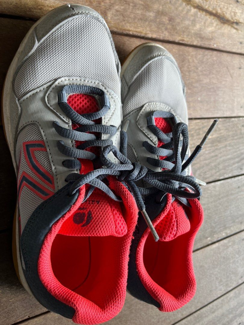 Marking and hotsell non marking shoes