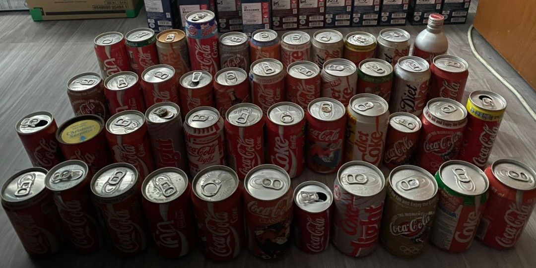 Vintage coke cans, Hobbies & Toys, Memorabilia & Collectibles, Vintage