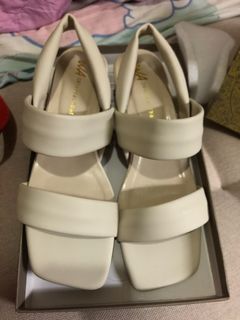 （分類：）位於 。 由 cn1234567 提交（商品編號 1235292715，圖片 1）。簡介： 。