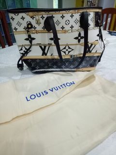 Authentic LV paper bag (Large size) - Bags & Wallets for sale in  Setiawangsa, Kuala Lumpur