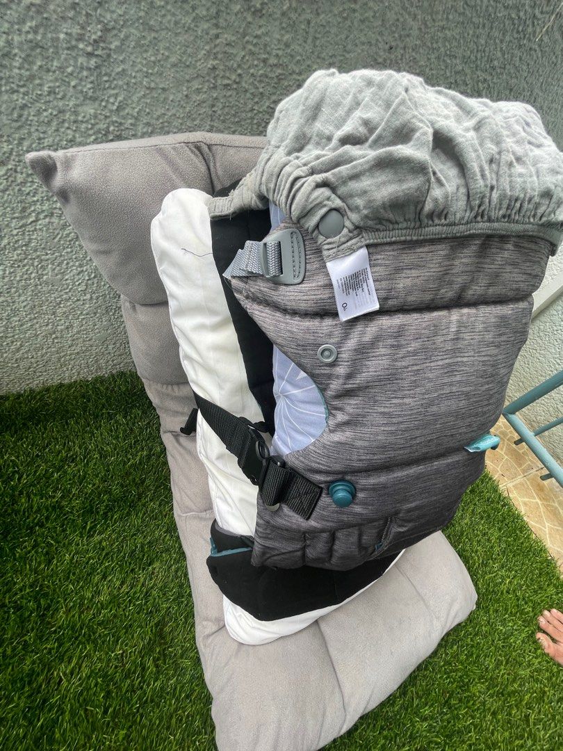 Preloved Infantino Go Forward Evolved Ergonomic Carrier on Carousell