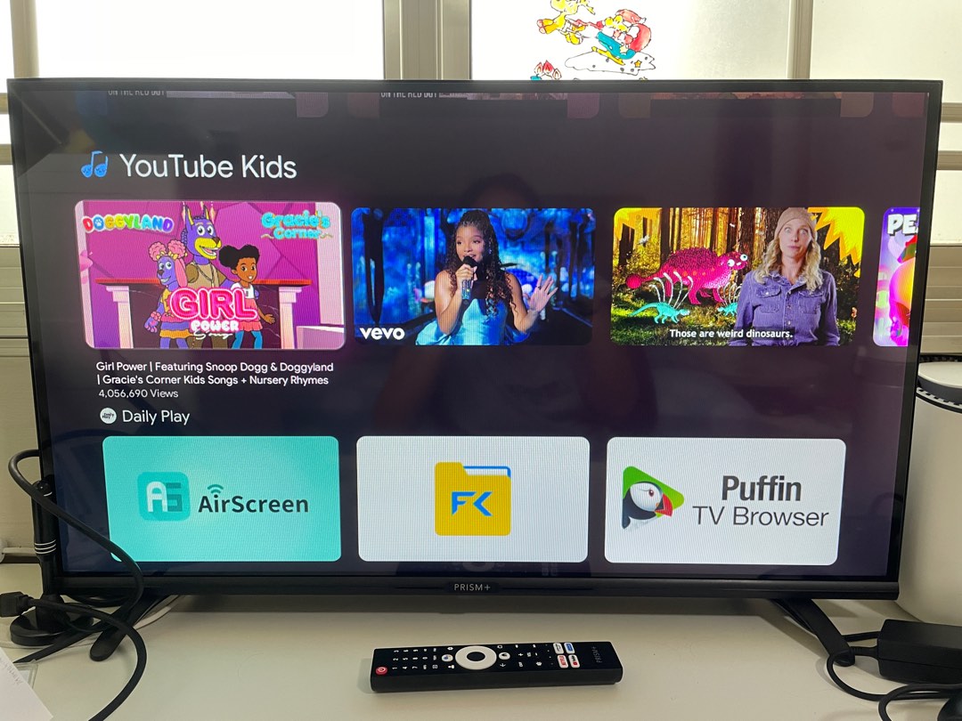 PRISM 32 INCH SMART TV, TV & Home Appliances, TV & Entertainment, TV on