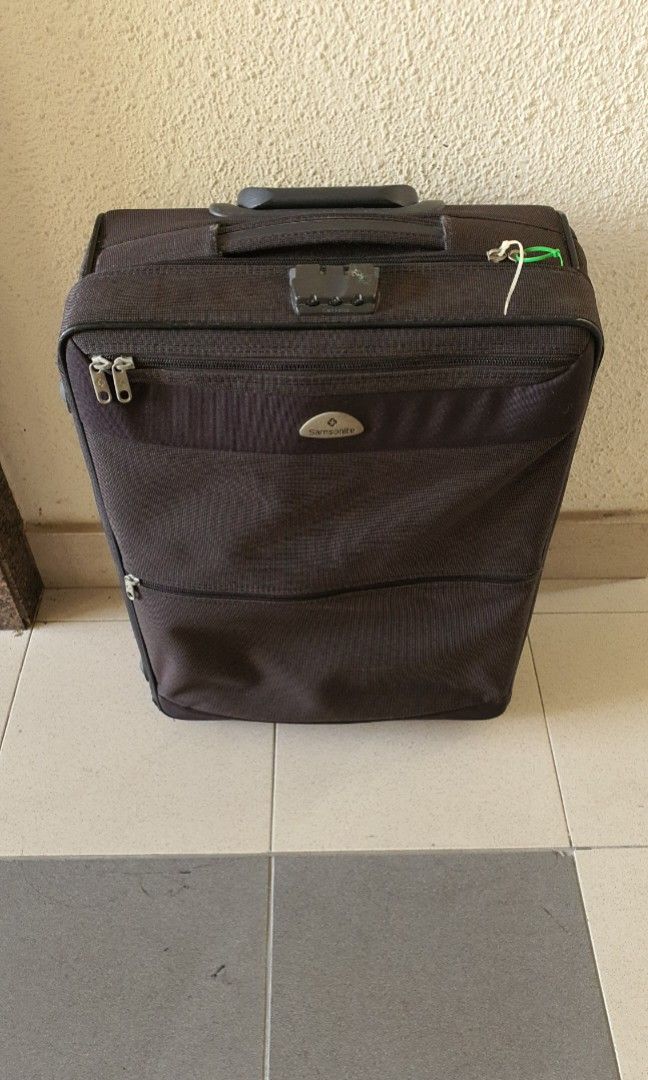 Samsonite 2wheels luggage (read description), Hobbies & Toys, Travel
