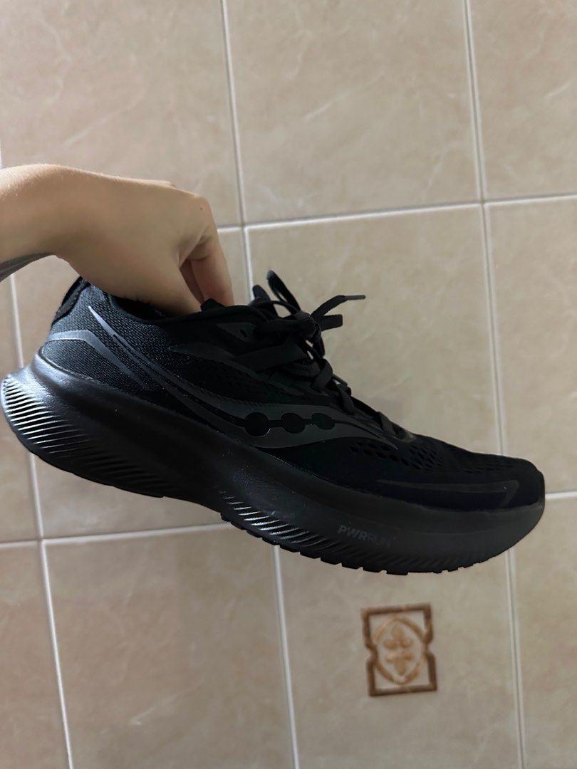 Saucony black deals leather shoes