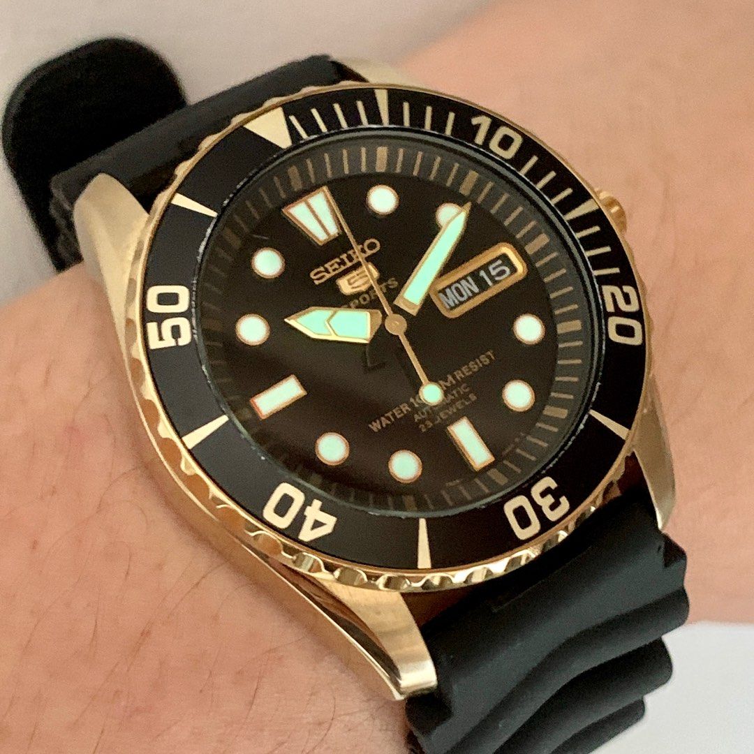 Seiko 5 sports sales black gold