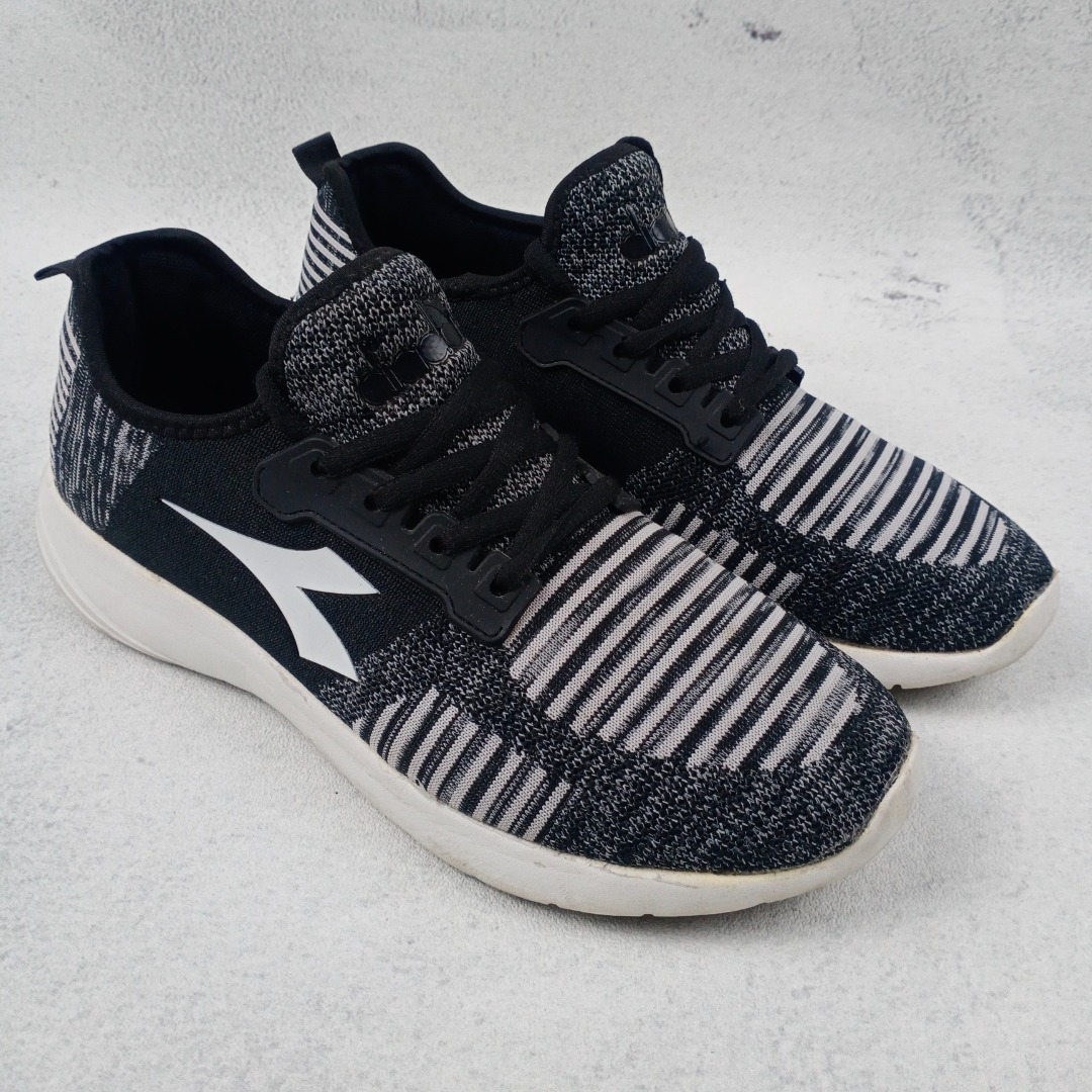 Sepatu store diadora lamberto