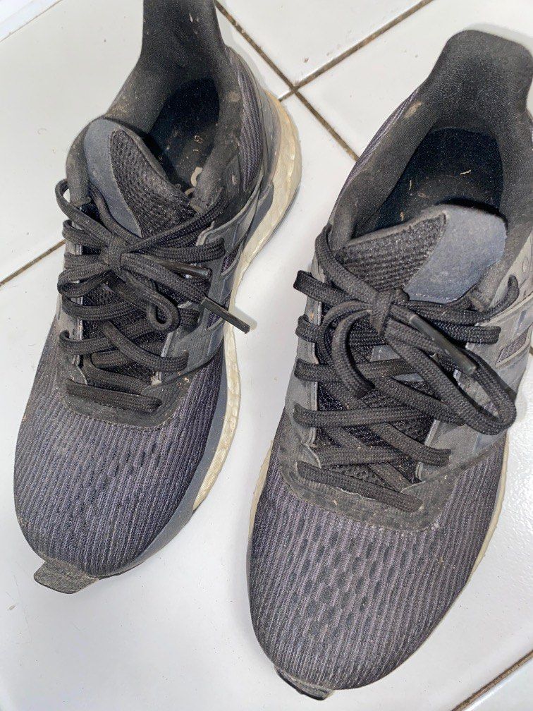 Sepatu sneaker adidas boost endless energy