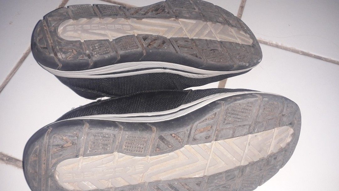 skechers relaxed fit air cooled memory foam goga mat arch, Fesyen Pria